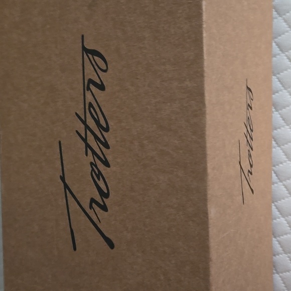 Trotters royal perforated loafers 9.5 - Picture 6 of 7